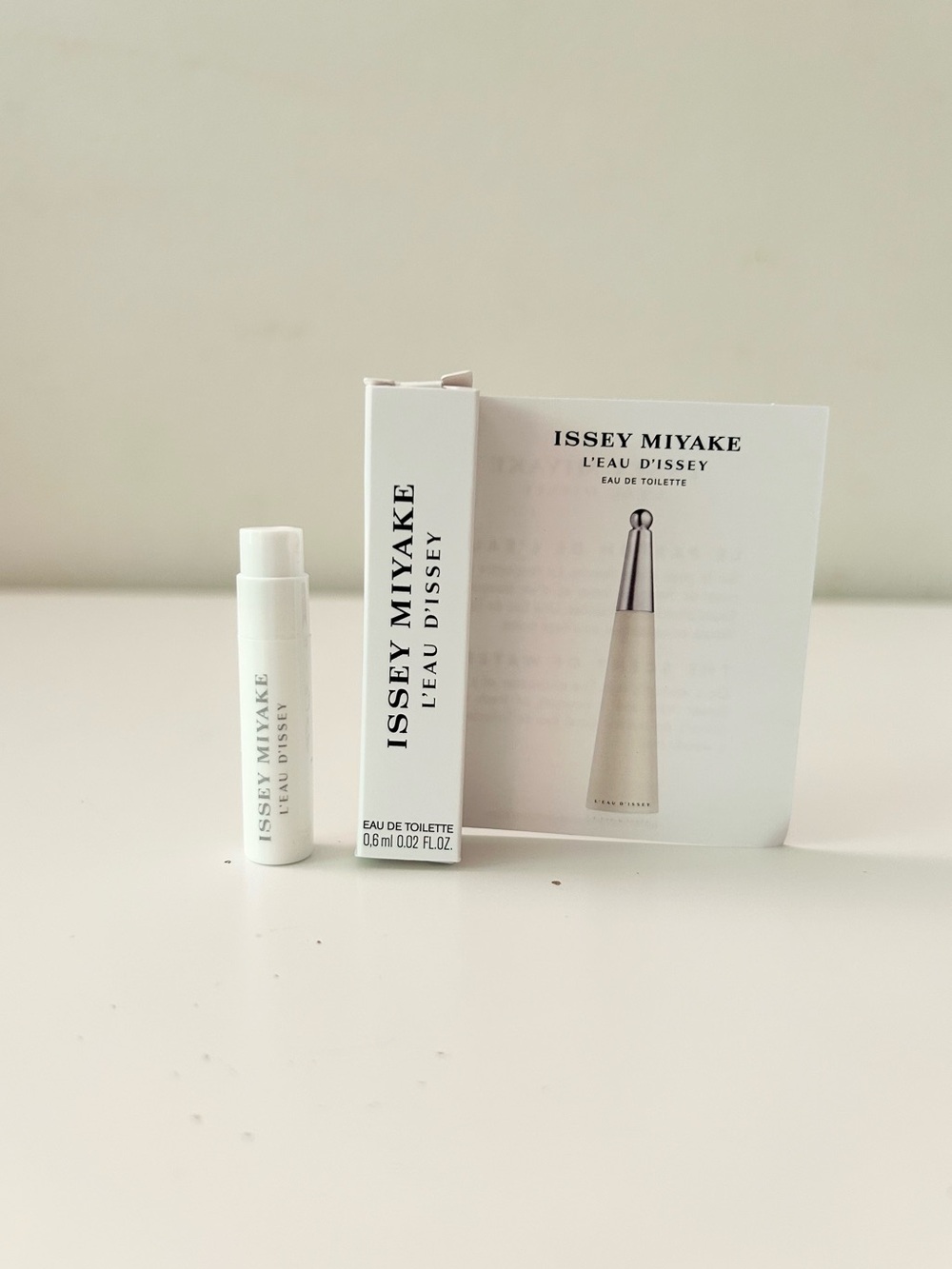 🌸ISSEY MIYAKE L'EAU D'ISSEY EDT Vial Spray Sample 0.6 mL